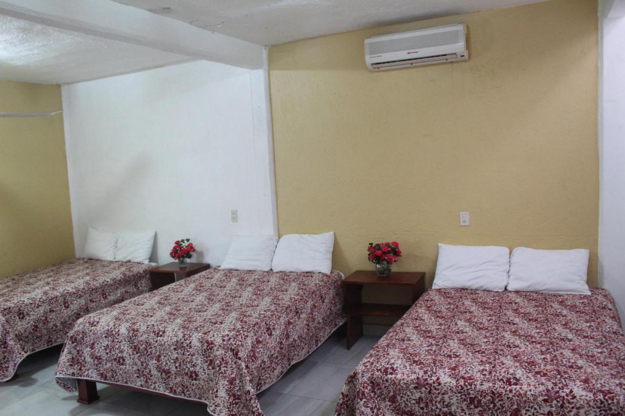Hotel Victoria Zihuatanejo Exterior photo
